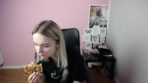 viktoria_lovely online show from September 10, 6:58 am