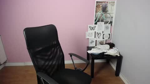 viktoria_lovely online show from February 13, 9:30 am