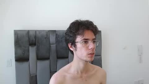 viktornoir online show from October 18, 4:22 pm