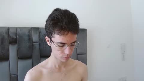 viktornoir online show from October 30, 2:39 pm