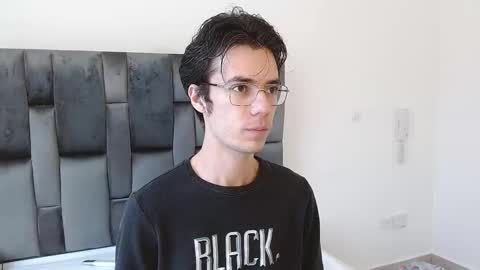 viktornoir online show from October 17, 1:48 pm