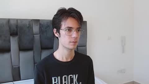 viktornoir online show from October 14, 2:20 pm