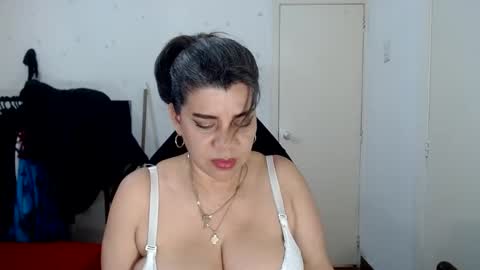 VIKY ADAMS online show from March 7, 1:53 am