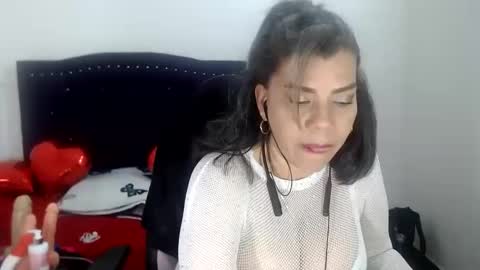 VIKY ADAMS online show from February 18, 1:11 pm