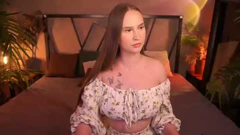  Vi  online show from June 11, 11:52 am