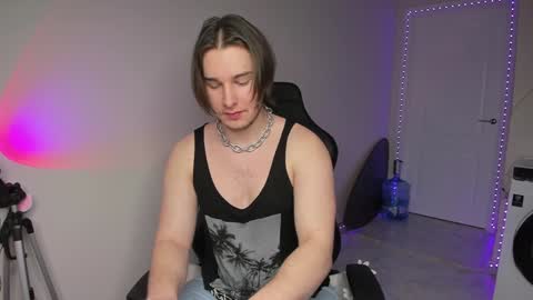 Vincent Strong online show from December 6, 7:59 am