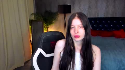 vinessa_coy online show from February 12, 7:39 pm