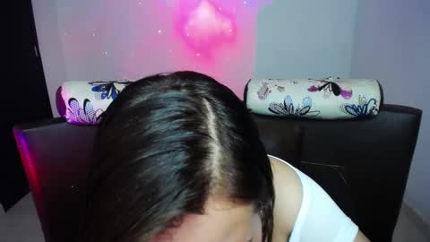 Snapshot of vio_let_ chatting on December 27, 11:53 pm Daniela online show from December 27, 11:53 pm