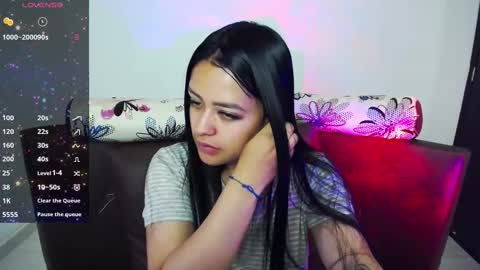 Snapshot of vio_let_ chatting on March 3, 10:31 pm Daniela online show from March 3, 10:31 pm