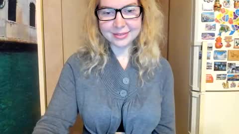 viodetta online show from October 24, 7:03 pm