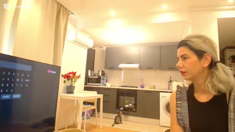 Snapshot of violafoxy chatting on December 5, 10:28 am viola online show from December 5, 10:28 am