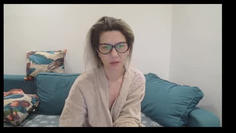 Snapshot of violafoxy chatting on February 9, 7:52 pm viola online show from February 9, 7:52 pm
