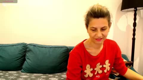 Snapshot of violafoxy chatting on December 28, 2:21 pm viola online show from December 28, 2:21 pm