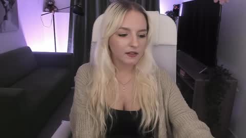 violamore online show from April 4, 6:37 pm