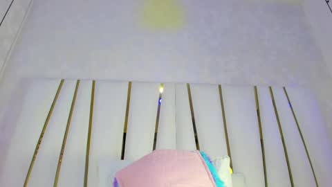 violeet_gray online show from October 4, 7:44 pm