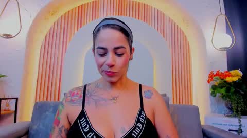 Violette online show from March 25, 10:33 am