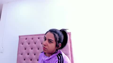 Violet and Myers online show from September 19, 5:05 pm