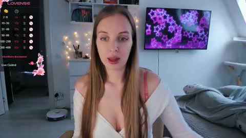 Violet online show from February 4, 11:25 am