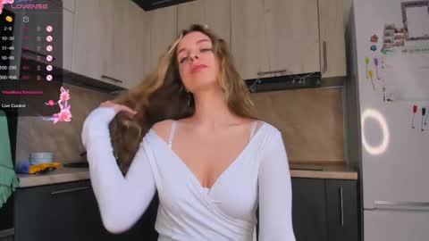 Violet online show from February 24, 1:53 pm