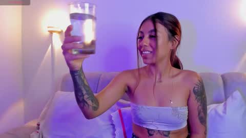 Violet and Casper online show from October 15, 4:49 am