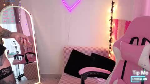 Snapshot of violet_ch chatting on September 20, 6:33 pm violet online show from September 20, 6:33 pm