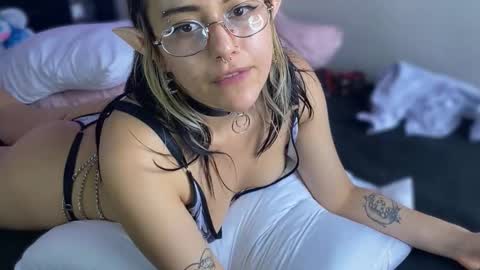 Snapshot of violet_hentai01 chatting on March 6, 6:59 pm Violete Hentai01 online show from March 6, 6:59 pm