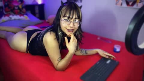 Snapshot of violet_hentai01 chatting on February 26, 1:14 am Violete Hentai01 online show from February 26, 1:14 am
