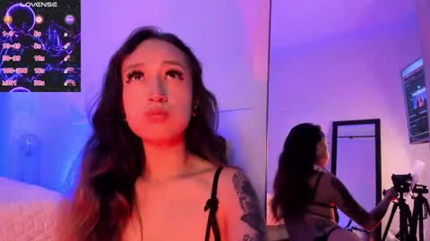 Violet Jones online show from January 9, 3:50 pm