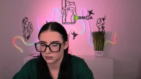 violet_moxi online show from December 16, 6:20 am