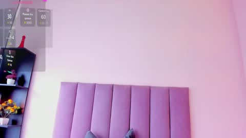 violet online show from March 25, 2:57 pm