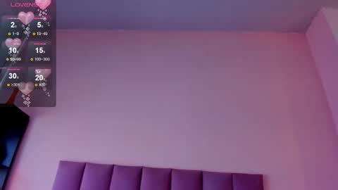 violet online show from April 1, 1:41 pm