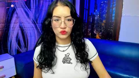 Snapshot of violeta_diazz chatting on February 25, 9:15 pm online show from February 25, 9:15 pm