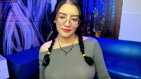 Snapshot of violeta_diazz chatting on February 8, 12:17 am online show from February 8, 12:17 am