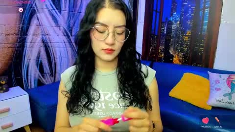 Snapshot of violeta_diazz chatting on March 6, 8:16 pm online show from March 6, 8:16 pm