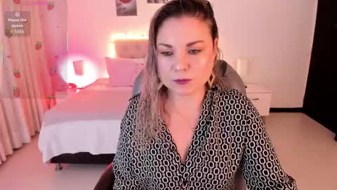 violeta_hotter_ online show from October 17, 11:14 am