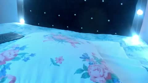 VioletaDums online show from March 30, 5:40 am