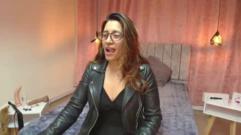 VIOLETA online show from February 19, 1:17 pm