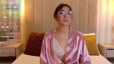Cute Violet online show from September 24, 4:30 am