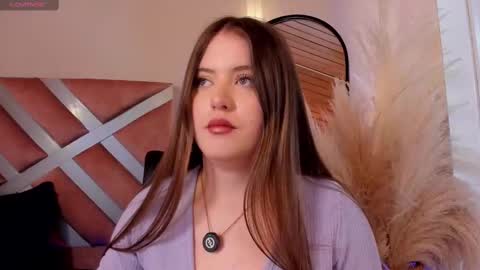 Snapshot of violetcollins_ chatting on September 9, 7:36 pm Call me Violet online show from September 9, 7:36 pm