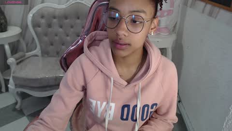 violeth_b online show from January 3, 12:40 pm