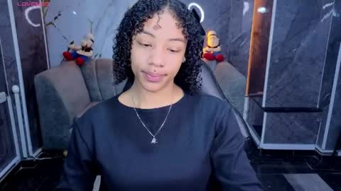 violeth_b online show from April 13, 1:04 pm