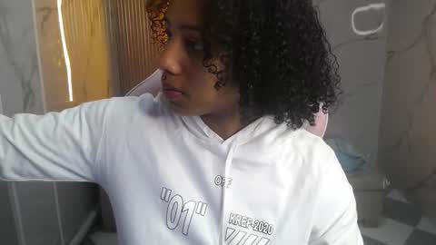 violeth_b online show from January 13, 12:57 pm