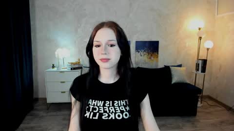 violetharmee online show from March 30, 12:05 pm