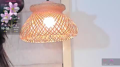 violeth online show from November 4, 7:15 pm