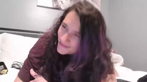 Violet Hooper online show from April 2, 3:25 am