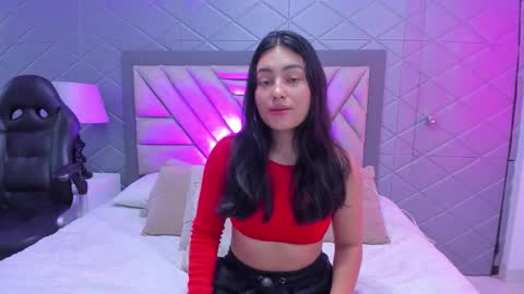 Snapshot of violetrousse chatting on September 10, 2:29 pm Violet Rousse online show from September 10, 2:29 pm