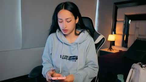 violetskinny online show from April 12, 7:40 pm