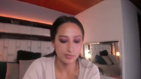 Snapshot of violetskinny chatting on January 31, 10:10 pm violetskinny online show from January 31, 10:10 pm