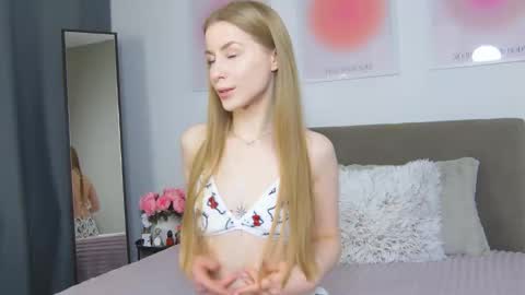 VioletSwone online show from January 13, 6:43 am