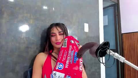 Violett online show from November 16, 3:52 am